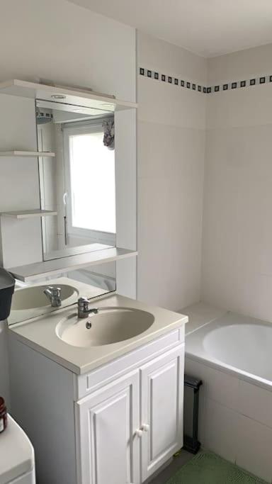 Appartement Lumineux De 60M2 Guer 外观 照片