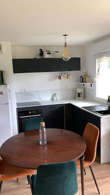 Appartement Lumineux De 60M2 Guer 外观 照片